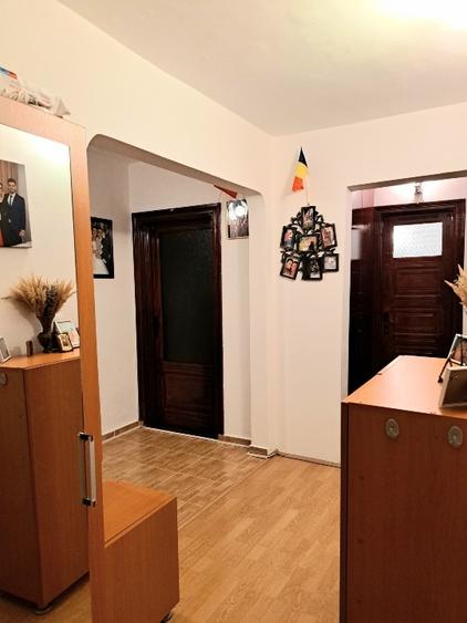 Apartament cu 4 camere decomandat în 1 Mai