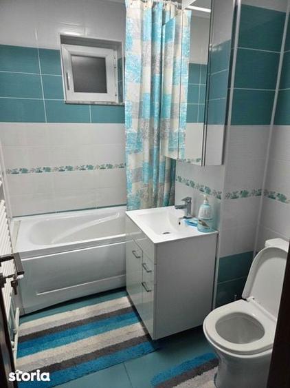 Apartament cu 4 camere decomandat în Orașul de Jos