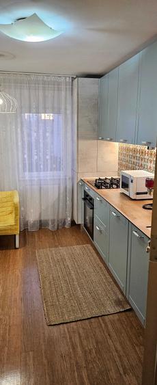 Apartament cu 3 camere decomandat în Drumul Taberei
