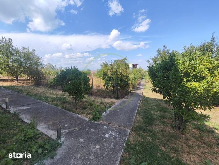 Casă cu 4 camere cu Teren 557 Mp în Ghercești