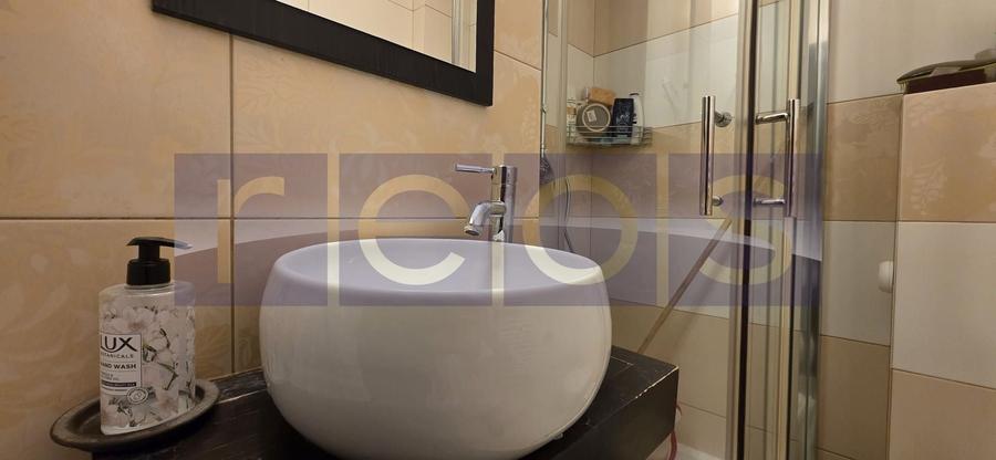 Apartament cu 4 camere decomandat, mobilat în Decebal
