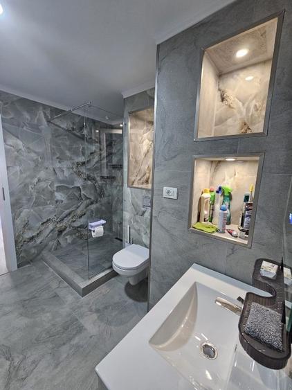 Apartament cu 3 camere decomandat în Universitate