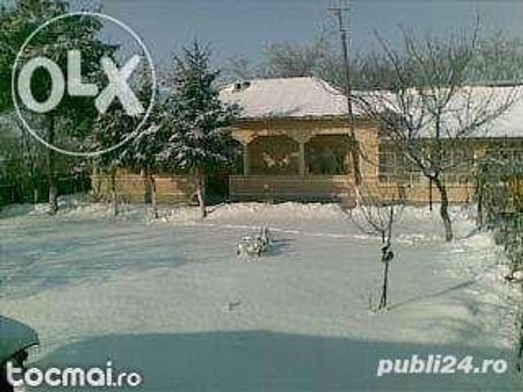 Casă cu 5 camere cu Teren 1300 Mp în Oncești