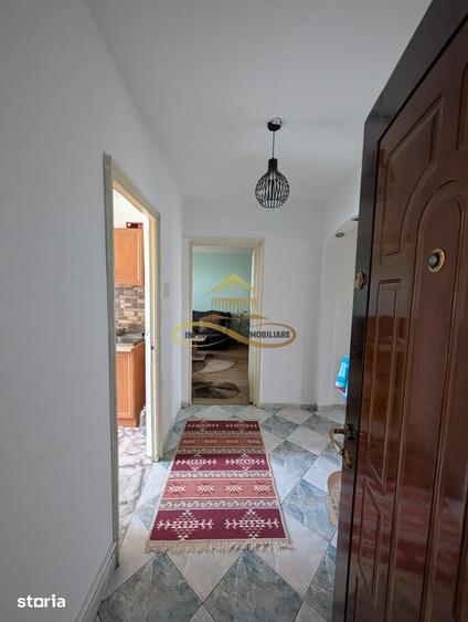 Apartament cu 3 camere decomandat în 9 Mai
