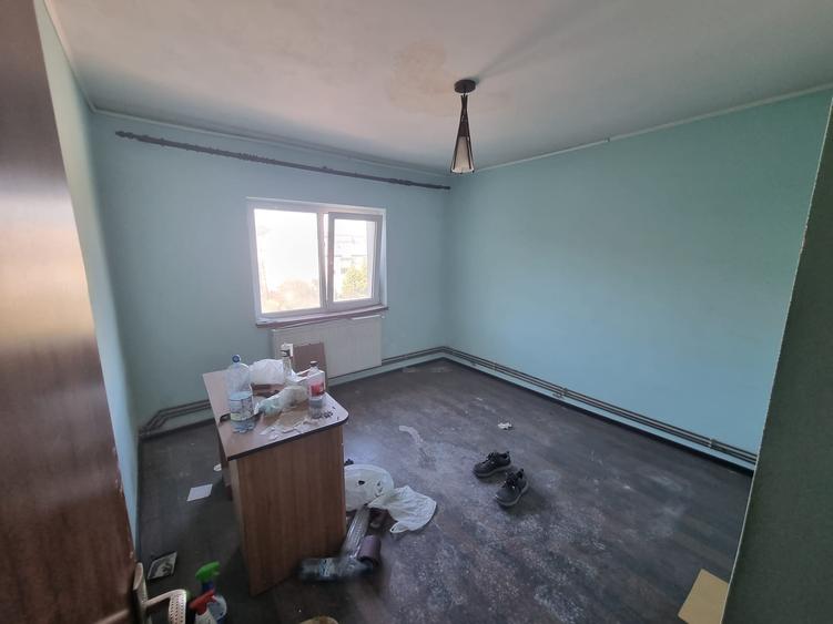 Apartament cu 2 camere decomandat în Tomești