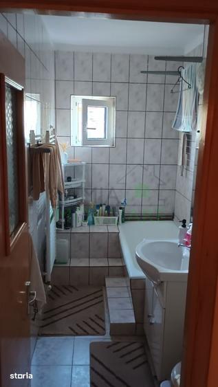 Apartament cu 3 camere decomandat, mobilat în Florilor