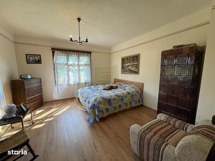 Casă cu 4 camere în Deal