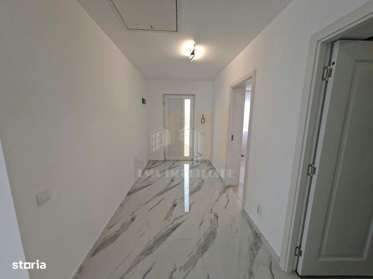 Casă cu 3 camere decomandat cu Canalizare în Sânpetru
