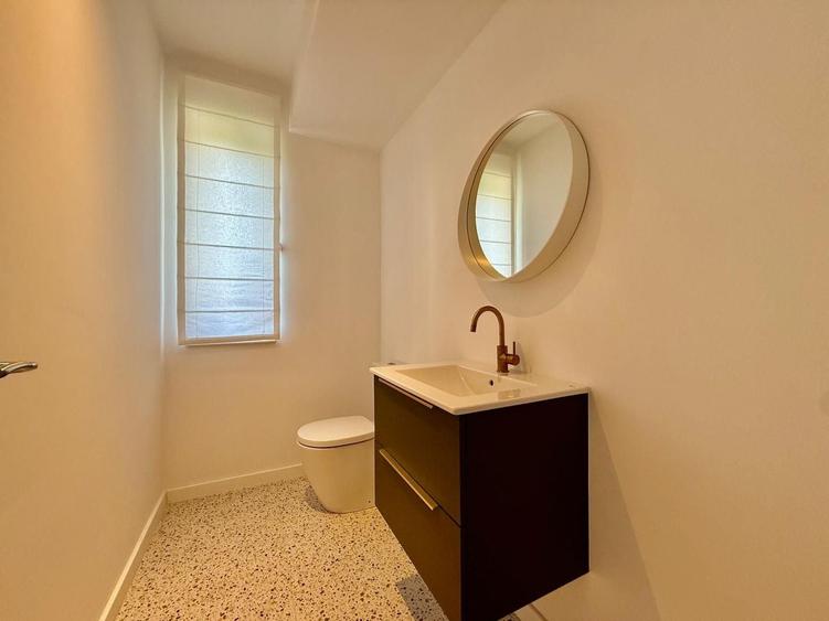 Casă individuală cu 8 camere cu Canalizare în Corbeanca