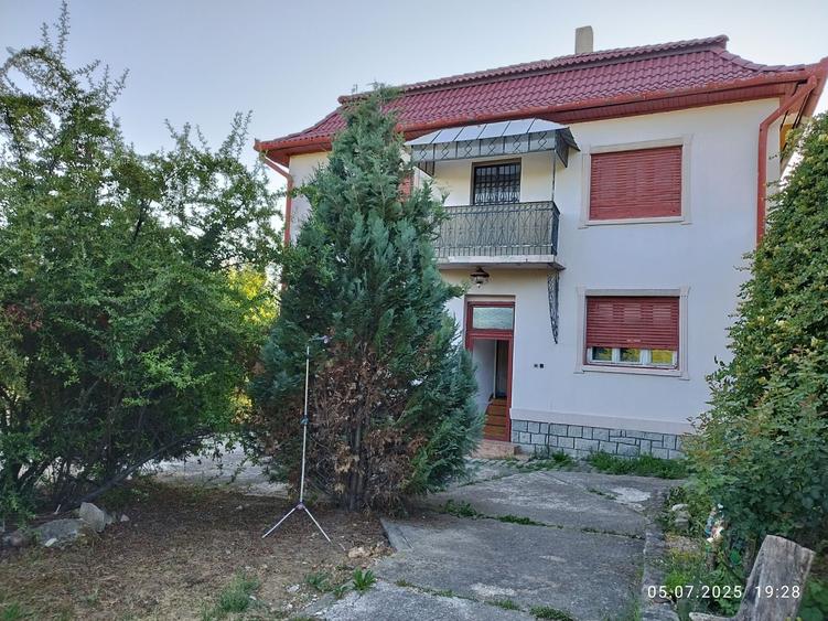 Casă cu 4 camere în Tinăud