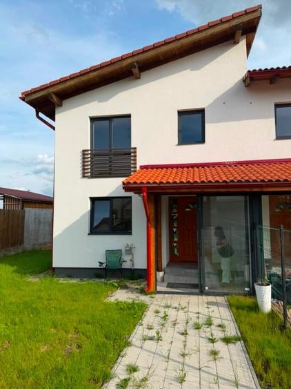 Duplex cu 4 camere cu Teren 250 Mp în Stupini