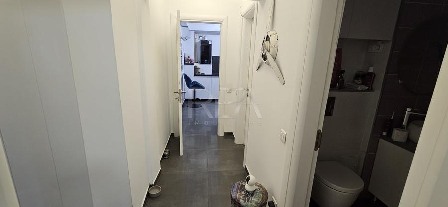 Apartament cu 3 camere decomandat, mobilat în Decebal