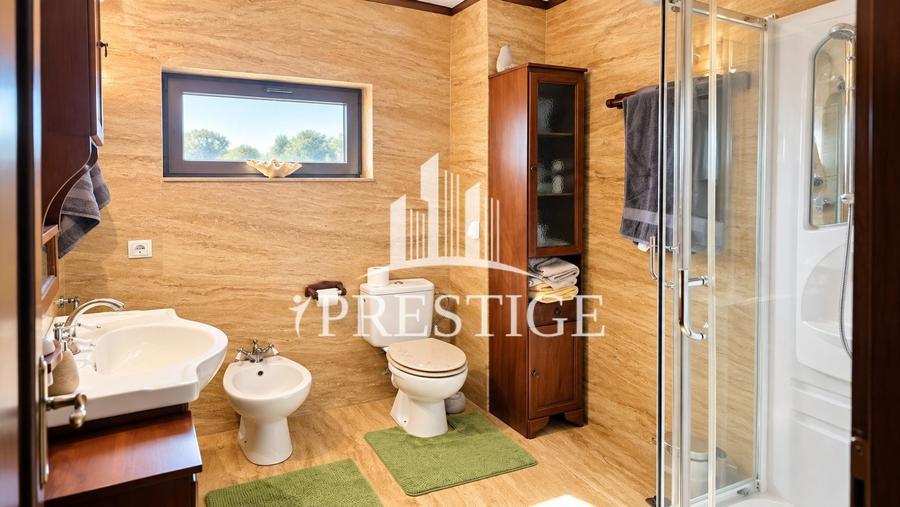 Casă individuală cu 5 camere cu Canalizare în Calea Poplăcii