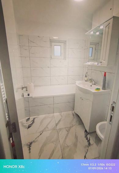 Apartament cu 3 camere decomandat în Alexandru cel Bun