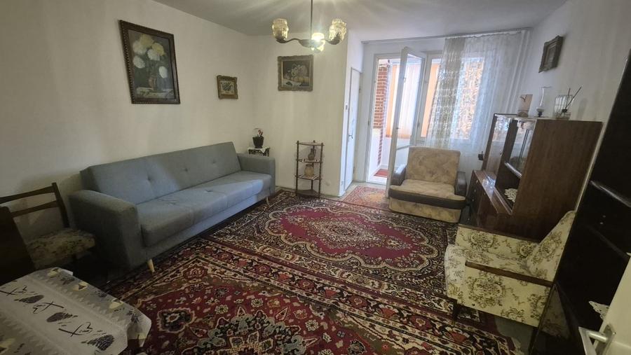 Garsonieră semidecomandată în Costin Georgian