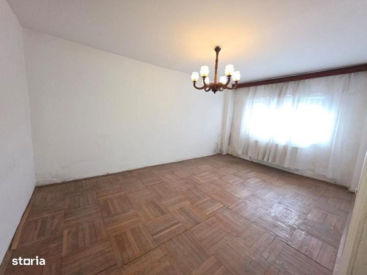 Apartament cu 3 camere decomandat în Central