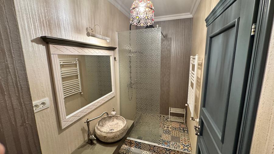 Apartament cu 3 camere semidecomandat, mobilat în Răcădău