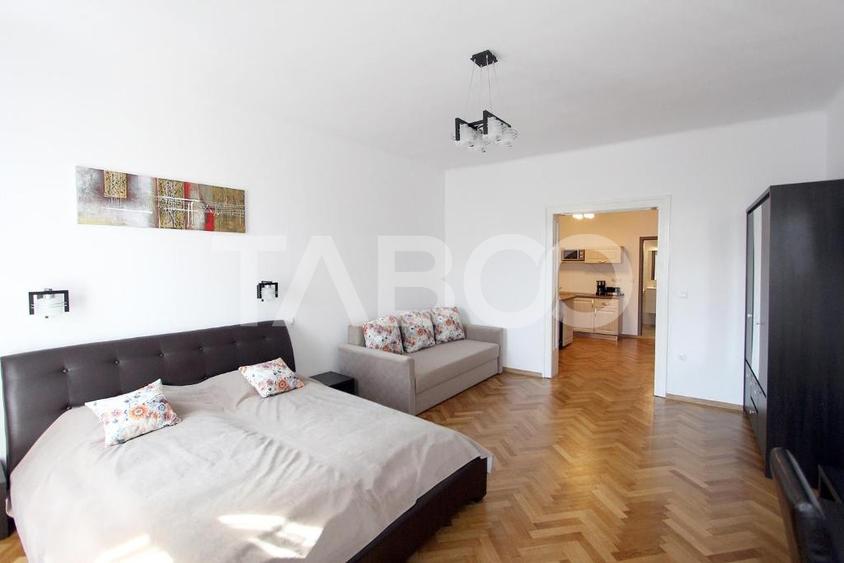Apartament cu 4 camere decomandat, mobilat în Ultracentral