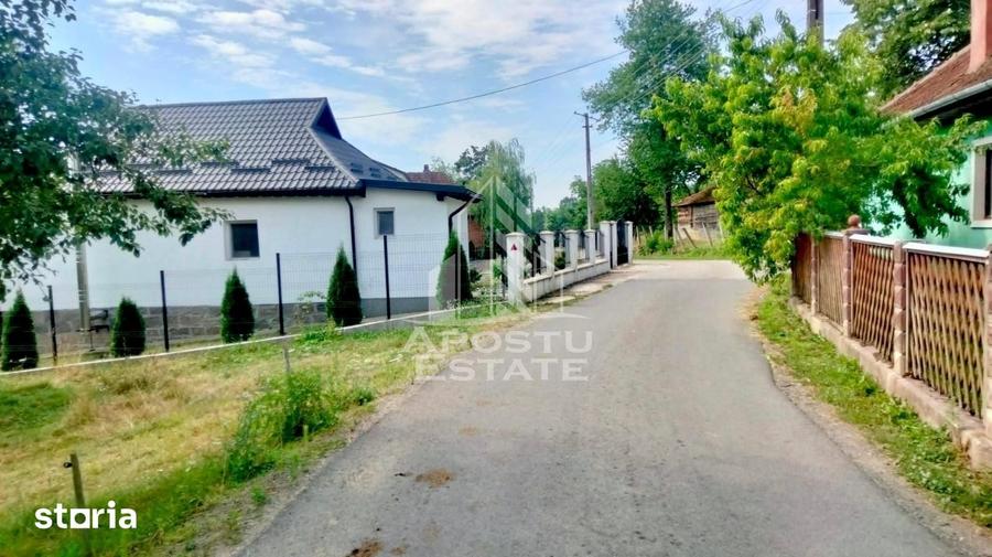 Teren de 1520 mp, în Almaș