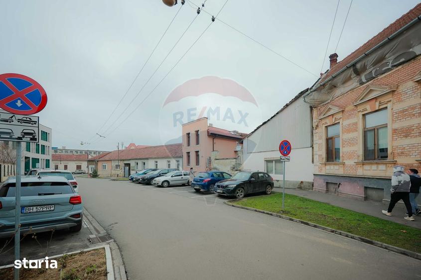Apartament cu 4 camere în Orașul Nou