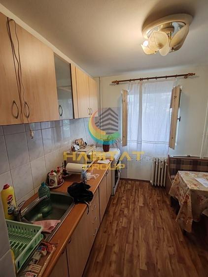 Apartament cu 3 camere decomandat în Dristor