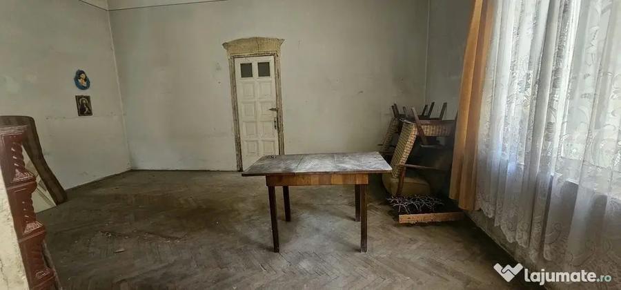Casă cu 2 camere cu Teren 94 Mp în Gării