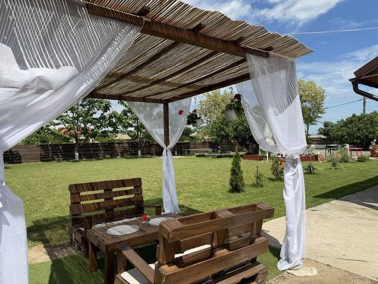 Casă cu 4 camere în Vadu