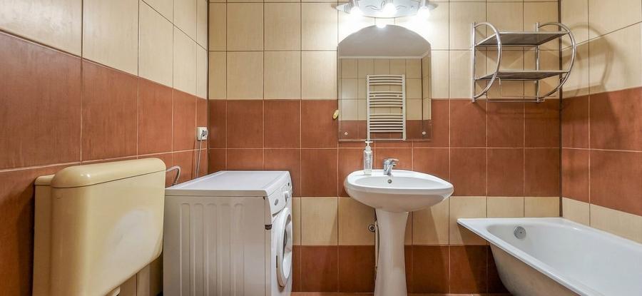 Casă individuală cu 3 camere cu Teren 200 Mp în Alexandriei