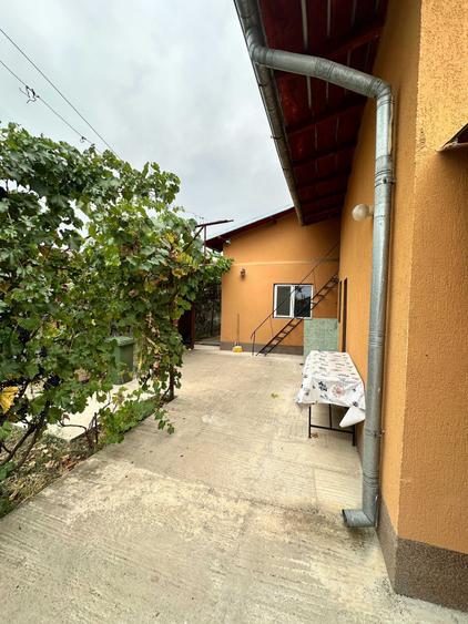 Casă cu 4 camere decomandat în Strejnicu