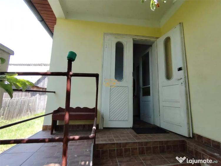 Casă cu 3 camere cu Teren 1215 Mp în Ditrău
