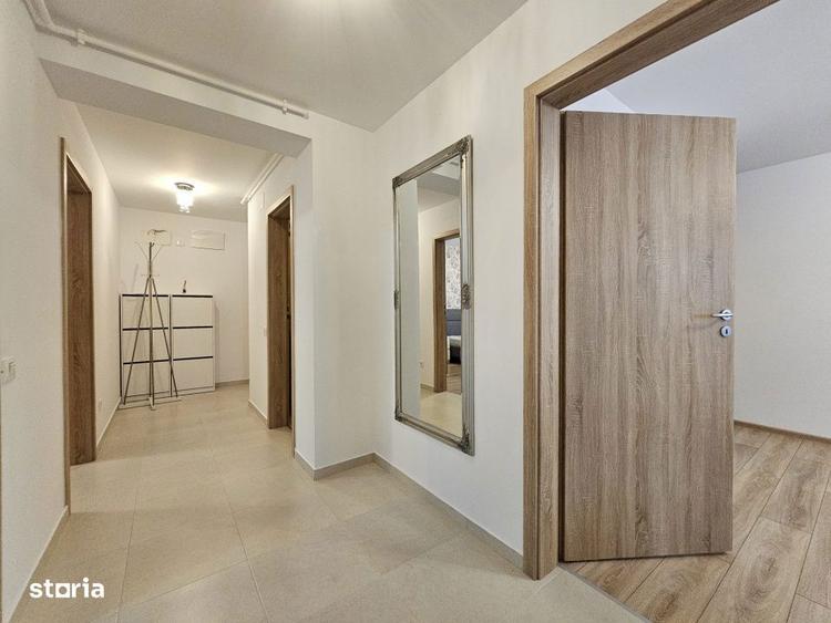 Apartament cu 3 camere, mobilat în Tractorul