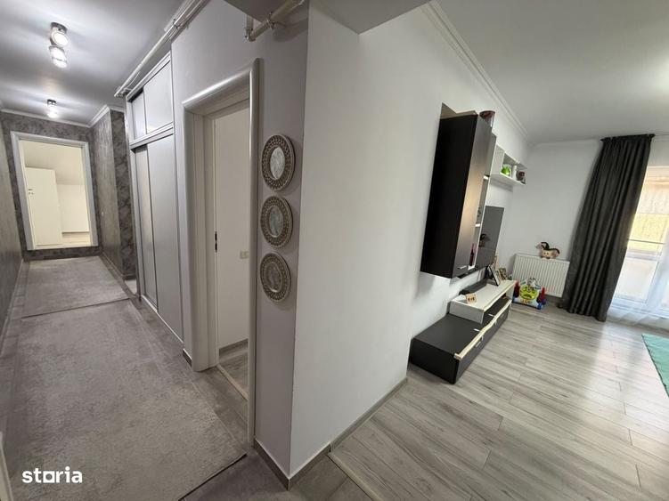 Apartament cu 3 camere decomandat în Dobroești