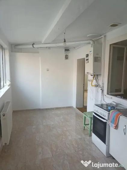 Casă cu 2 camere cu Teren 625 Mp în Central