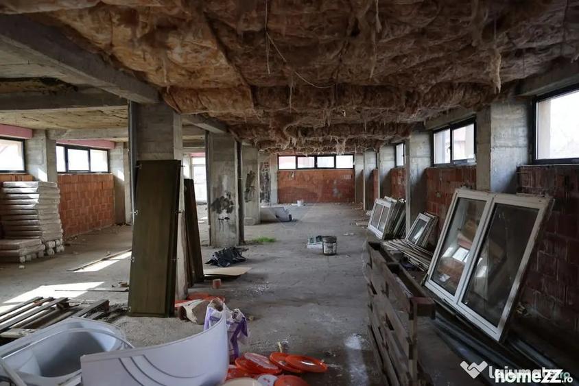 Spațiu comercial, de 317 mp, în Ipotești