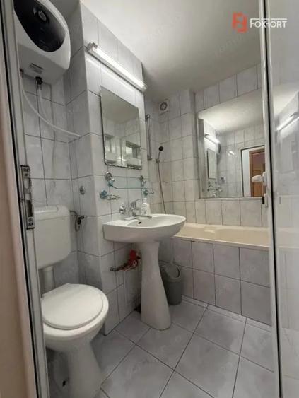 Apartament cu 4 camere semidecomandat, mobilat în Circumvalațiunii