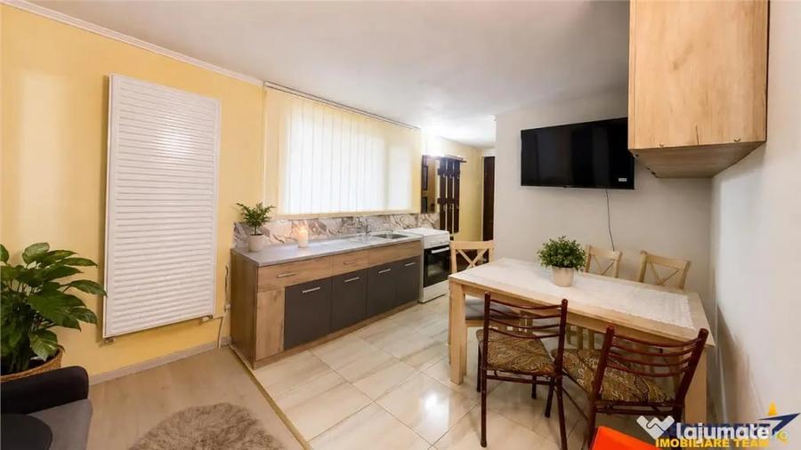 Corp de casa cu 2 imobile, intrari separate, pod si beci gen - 5
