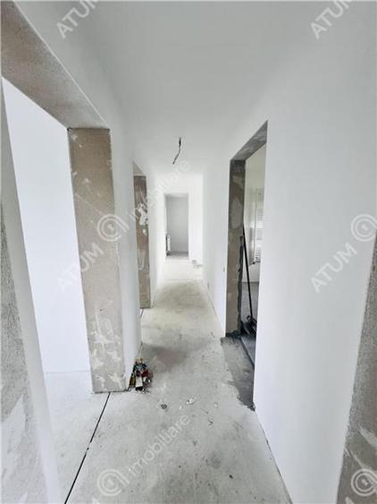 Casă individuală cu 4 camere cu Canalizare în Cisnădioara