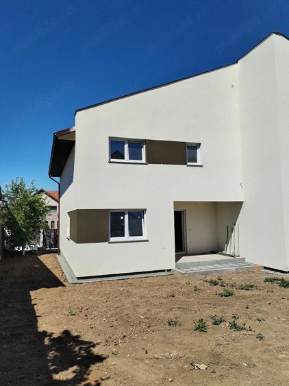 Casă cu 3 camere cu Teren 260 Mp în Giarmata