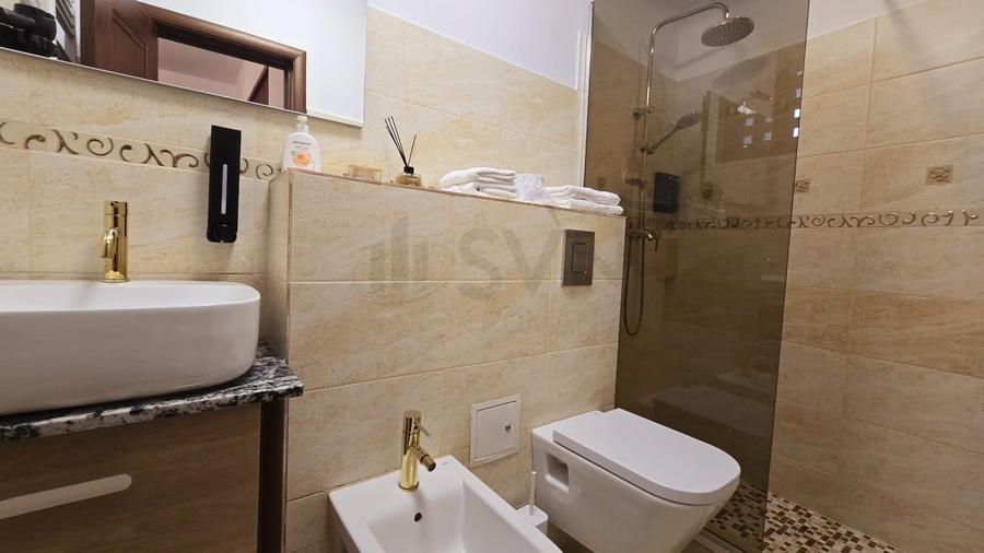 Apartament cu 3 camere decomandat, mobilat în Armeneasca