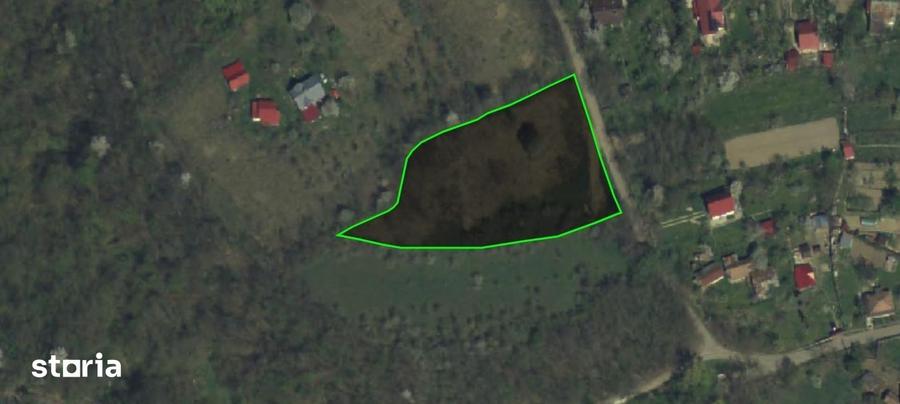 Teren de 4344 mp, în Teișani