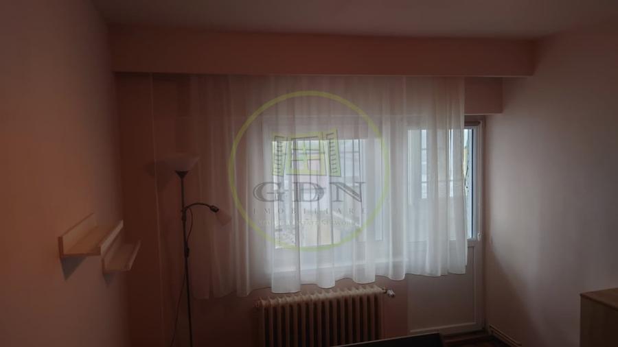 Apartament cu 2 camere decomandat, mobilat în Central