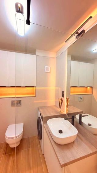 Apartament cu 3 camere semidecomandat în Florești