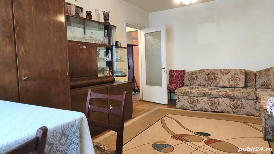 Apartament cu 3 camere decomandat în Central