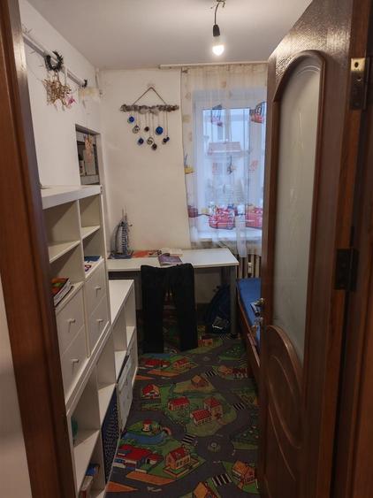 Apartament cu 4 camere semidecomandat, mobilat în Central