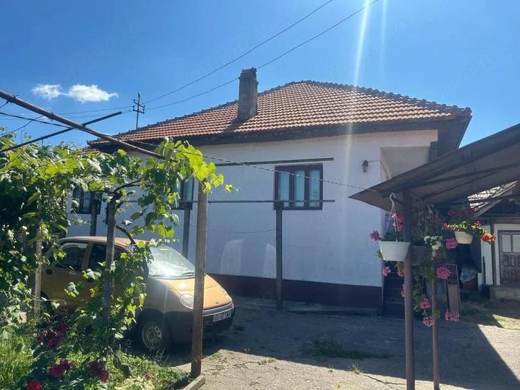 Casă cu Teren 7661 Mp în Șomănești