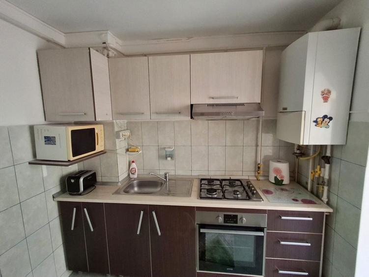 Apartament cu 3 camere semidecomandat în Nord