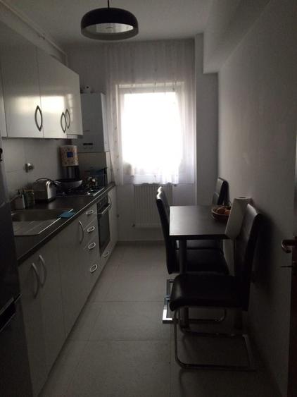 Apartament cu 2 camere decomandat, mobilat în Iris