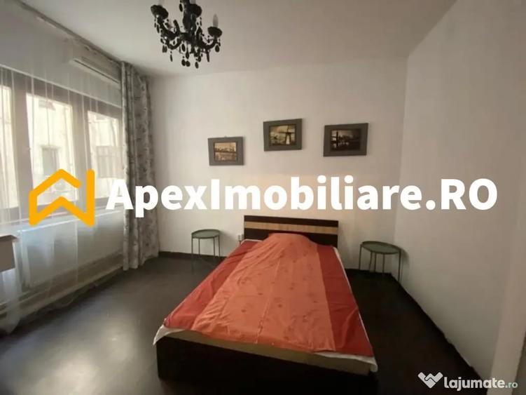 Garsonieră decomandată în Calea Victoriei