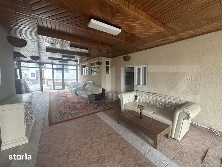 Casă cu 7 camere cu Teren 1171 Mp în Păulești