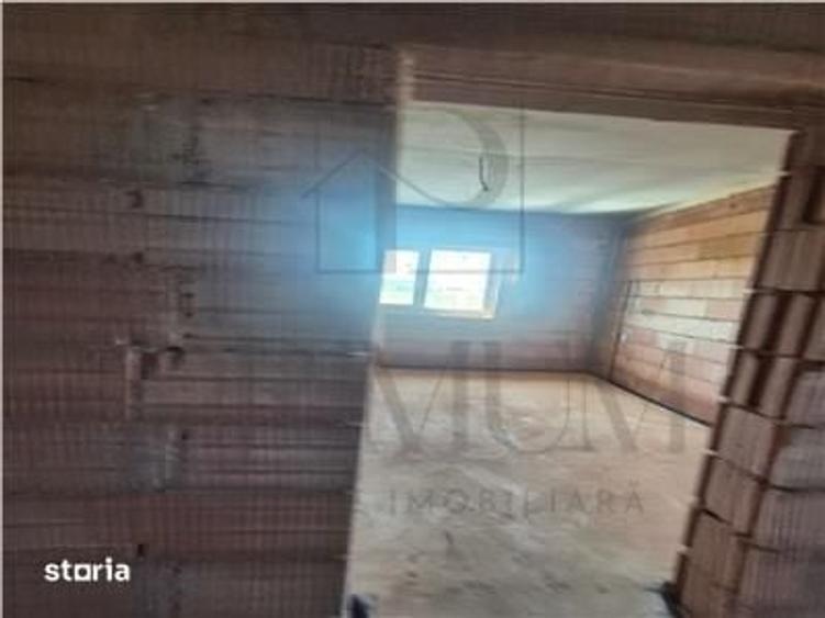 Casă cu 4 camere cu Teren 300 Mp în Central